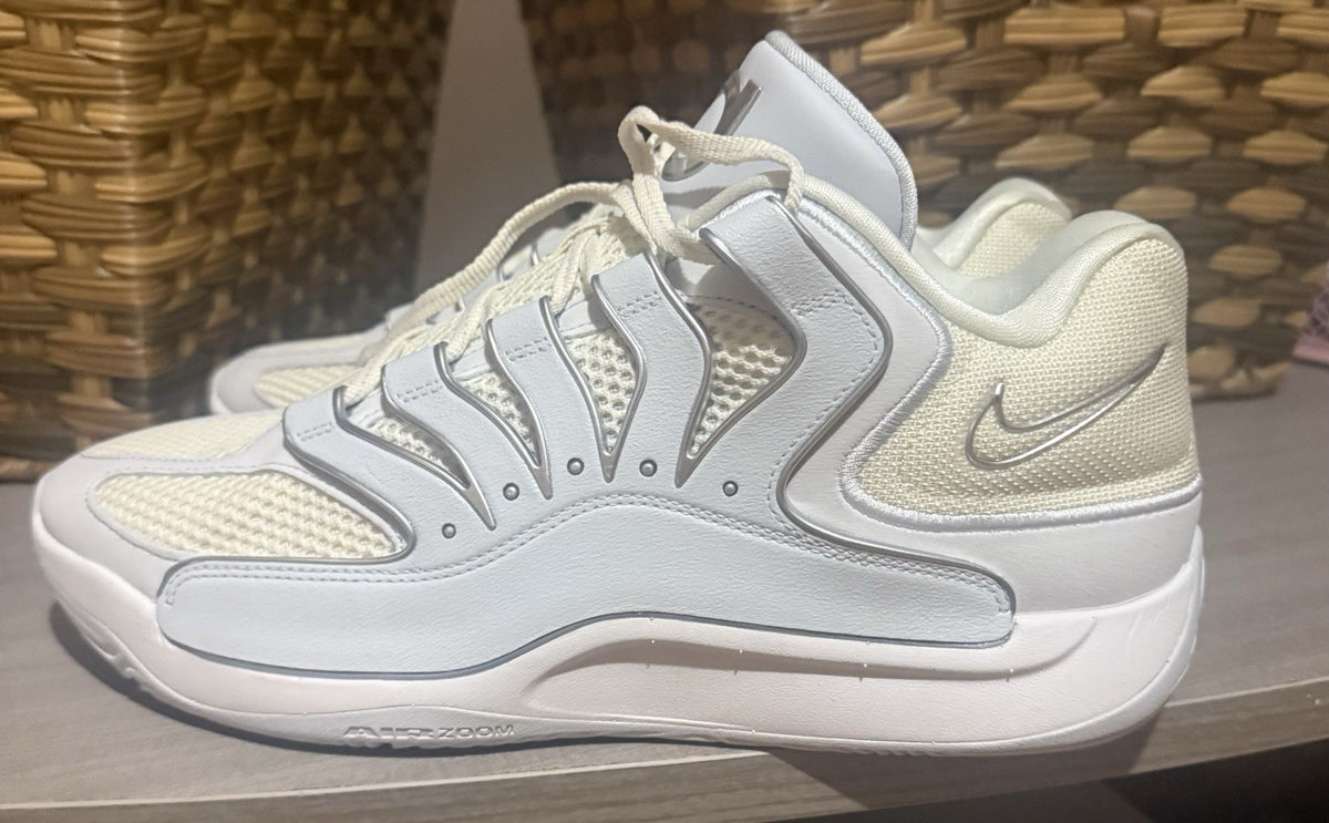 NEW - Nike KD 18 Soft Pearl - Size 11.5