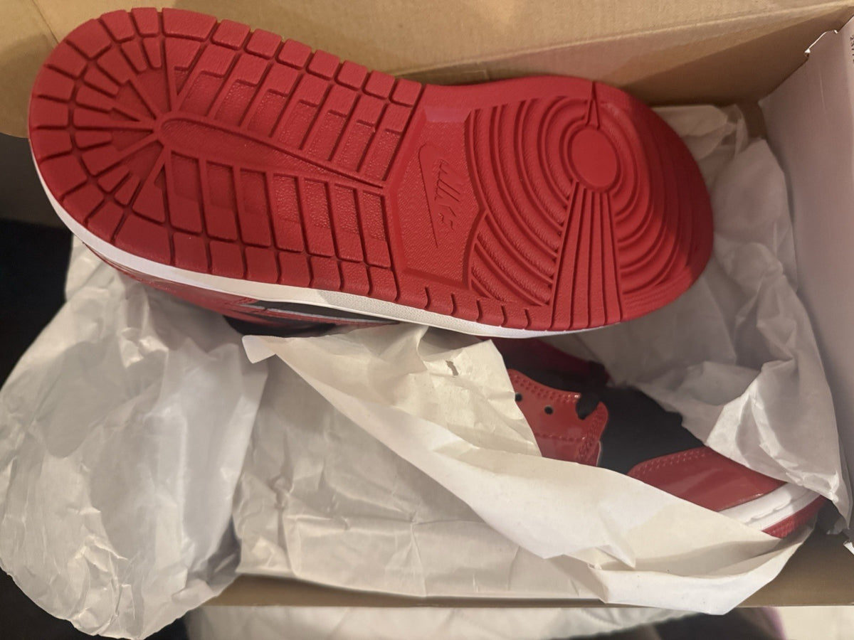 Size 8.5 Jordan 1 Low SE