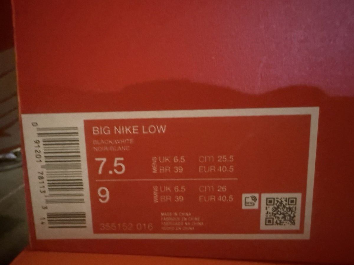 7.5 - Big Nike low Black And White