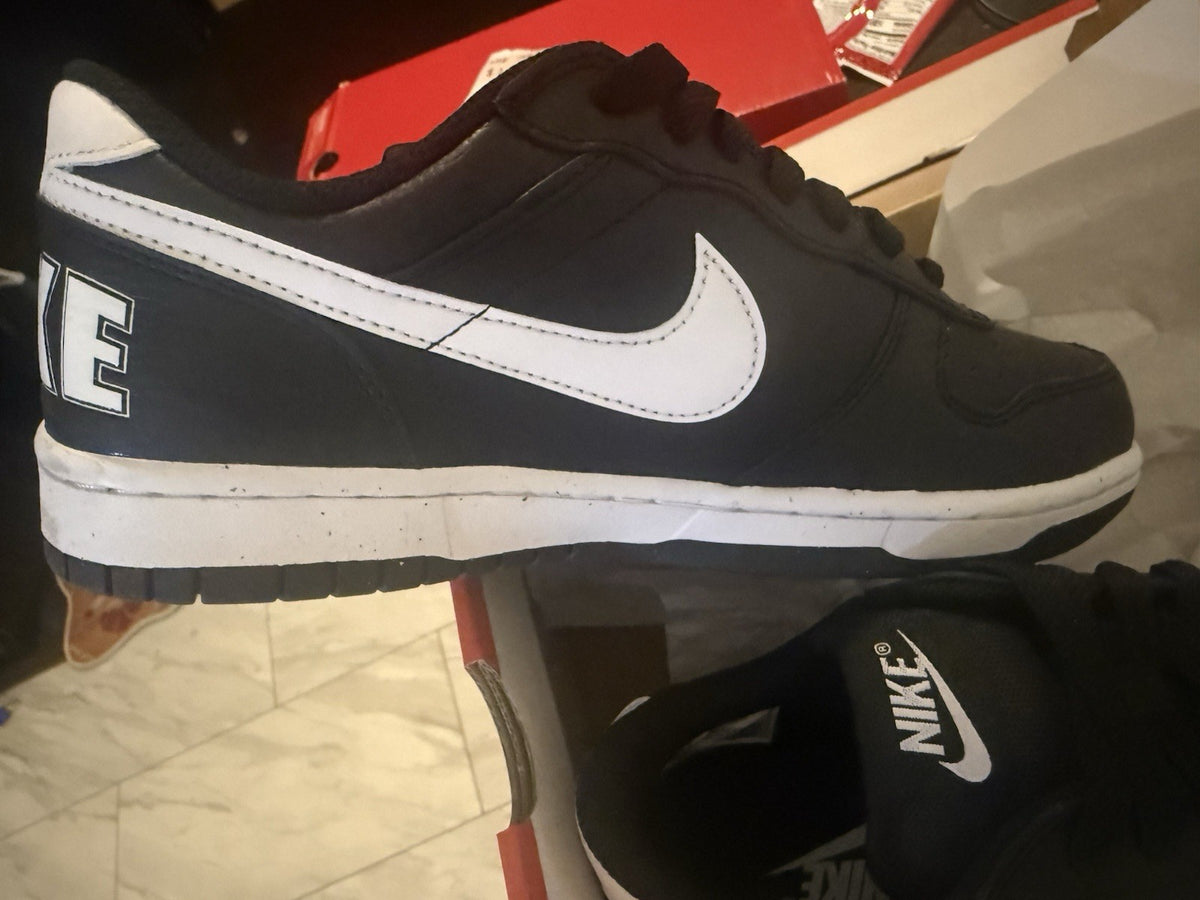 7.5 - Big Nike low Black And White