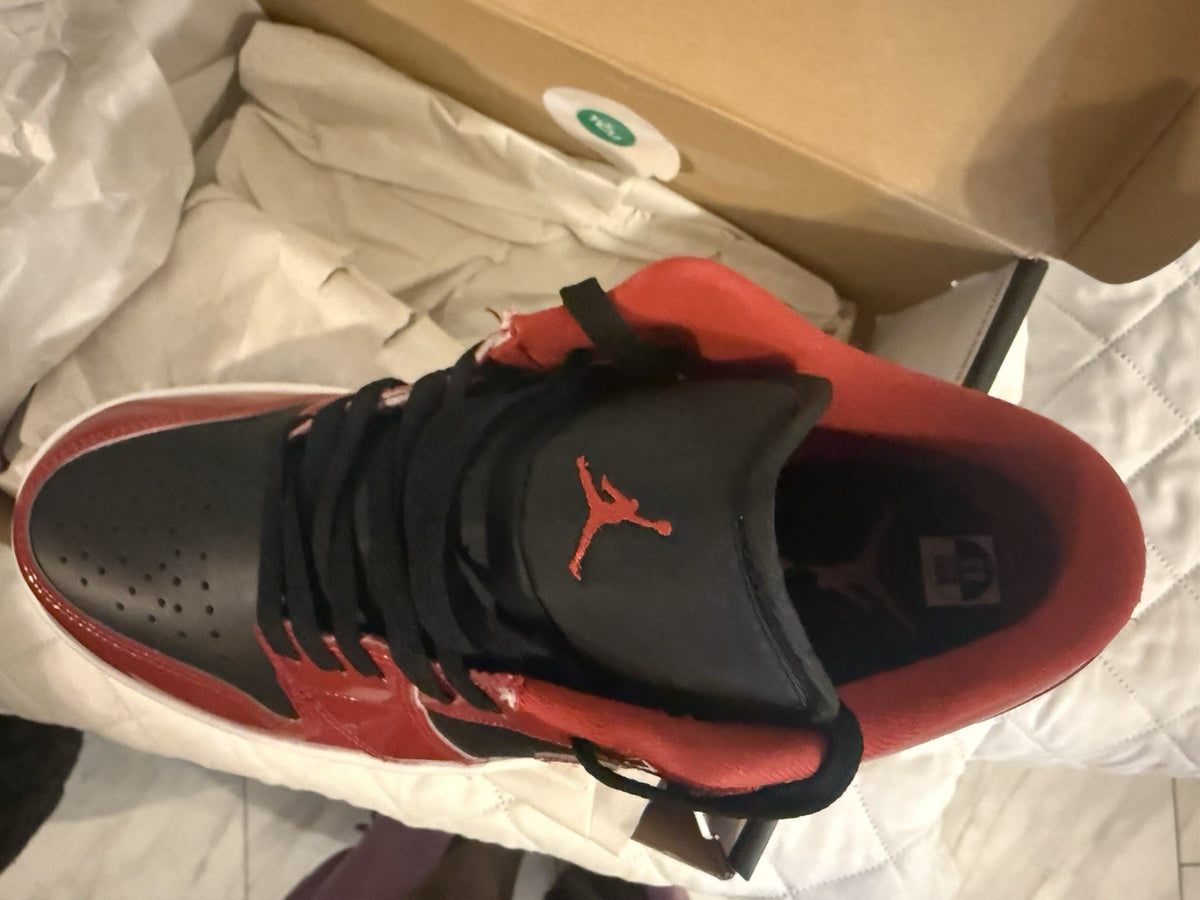 Size 8.5 Jordan 1 Low SE