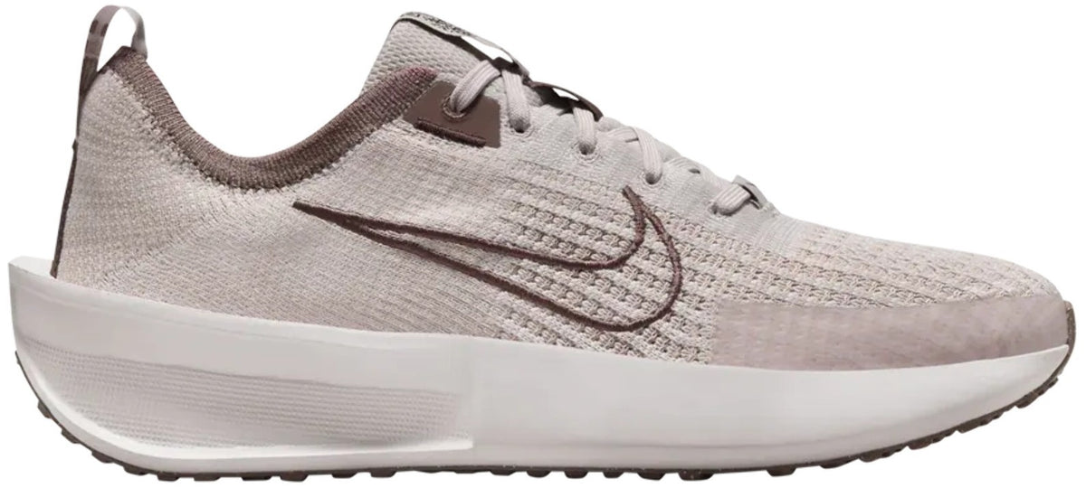 Size 9 - Nike Interact Run Pink oxford